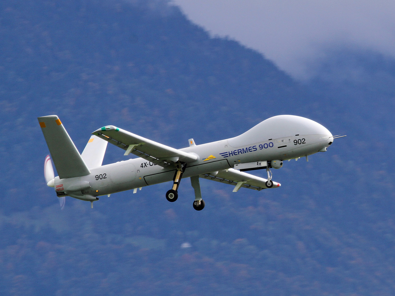 Armenian Armed Forces destroy $ 30 million Israeli-made Elbit Hermes 900 UAV. (Video)