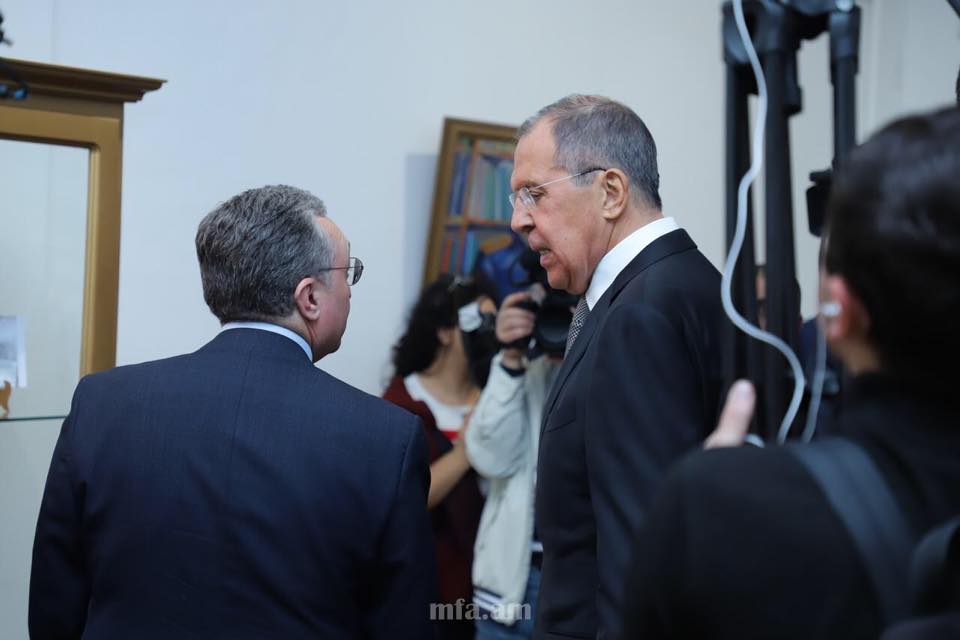 Armenian, Russian FMs discuss Karabakh peace process